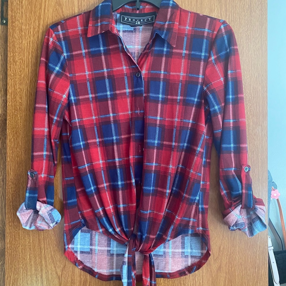 Plaid shirt with knot on front